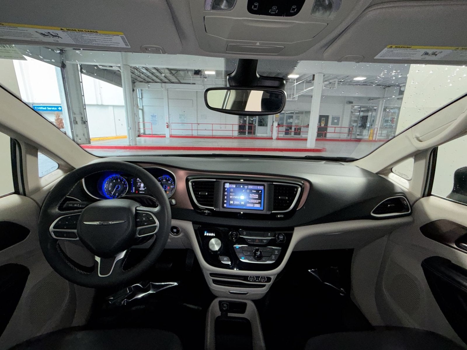 2024 Chrysler Voyager LX