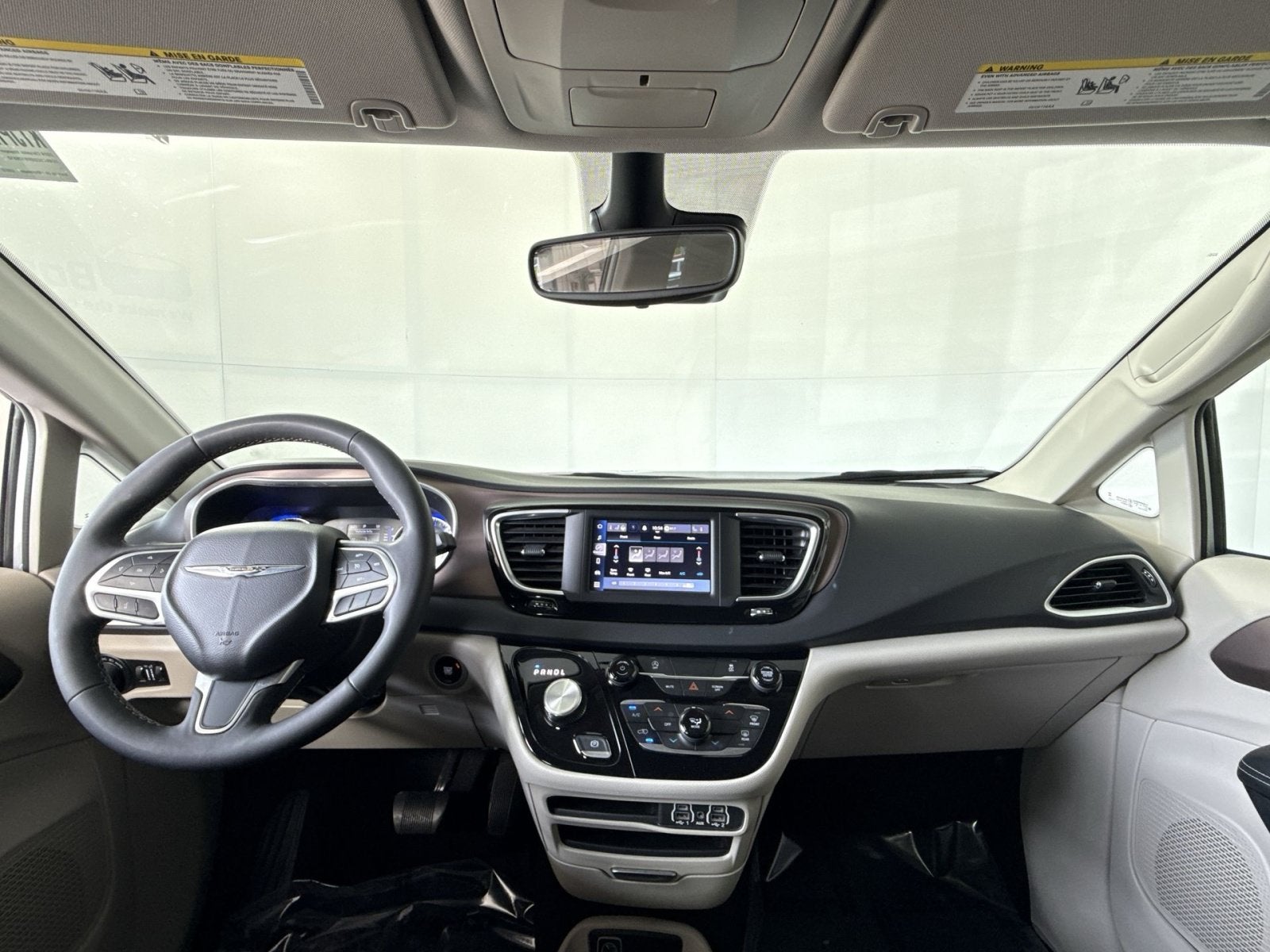 2024 Chrysler Voyager LX