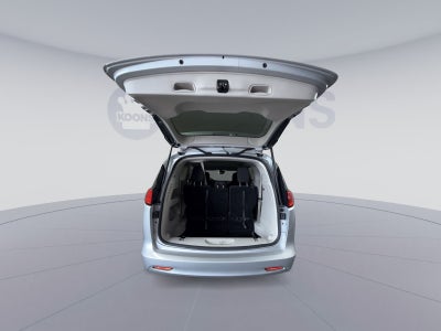 2024 Chrysler Voyager LX