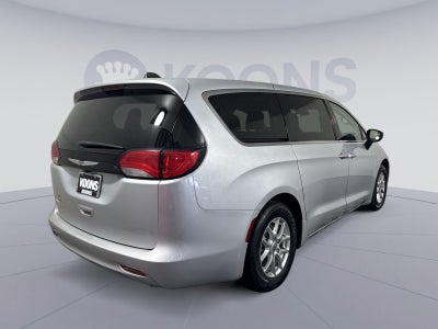 2024 Chrysler Voyager LX