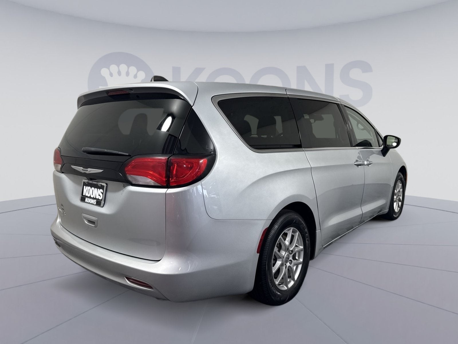 2024 Chrysler Voyager LX