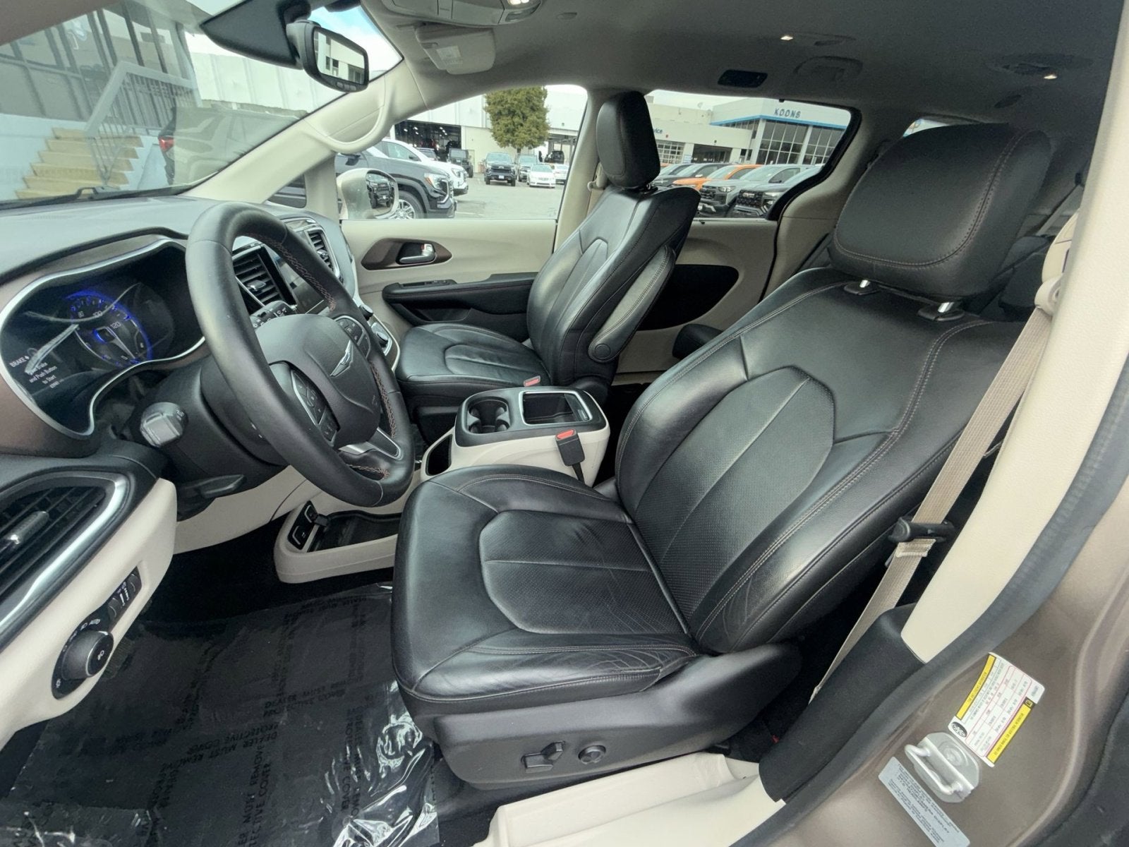 2017 Chrysler Pacifica Touring L Plus