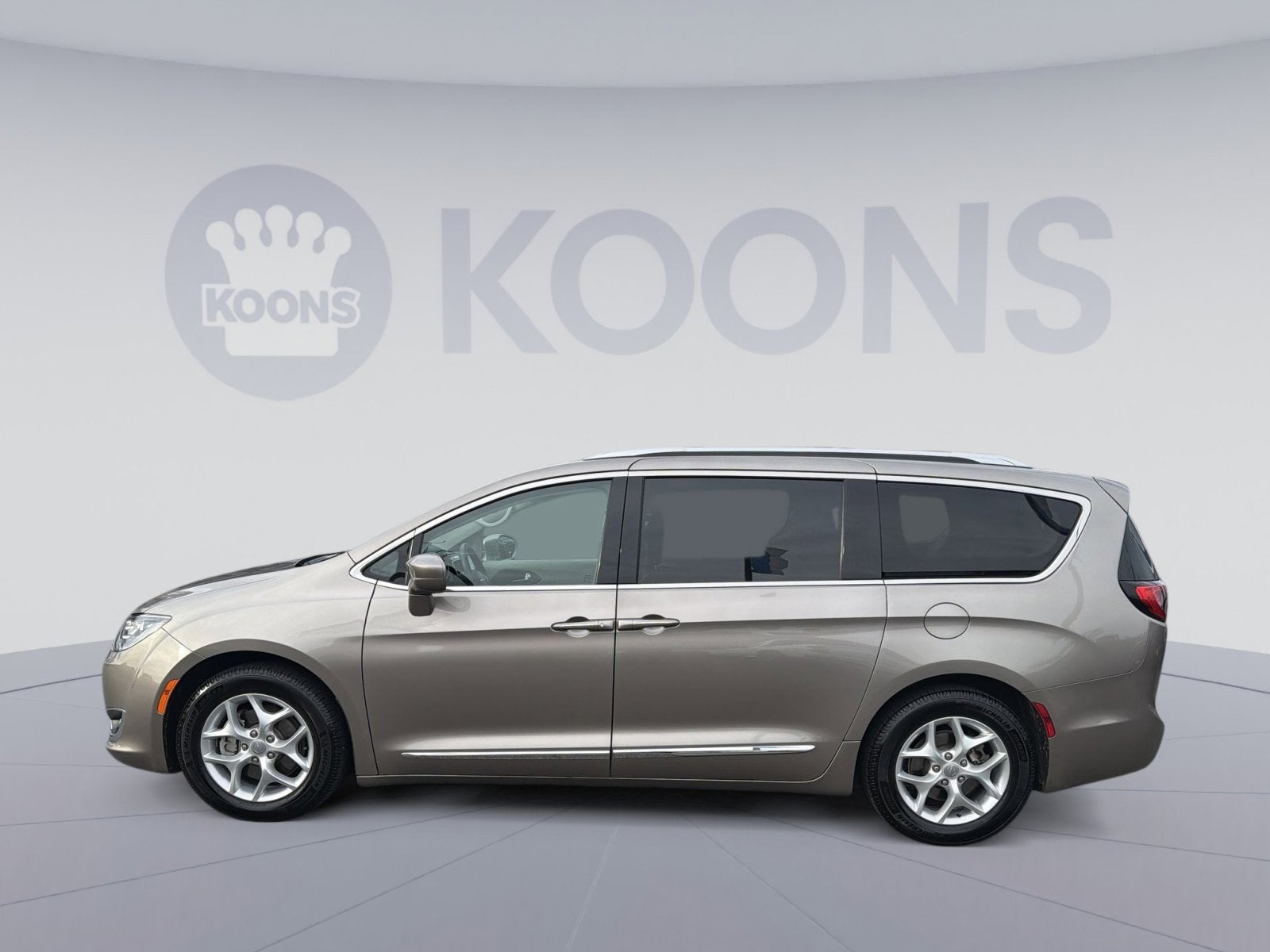 2017 Chrysler Pacifica Touring L Plus