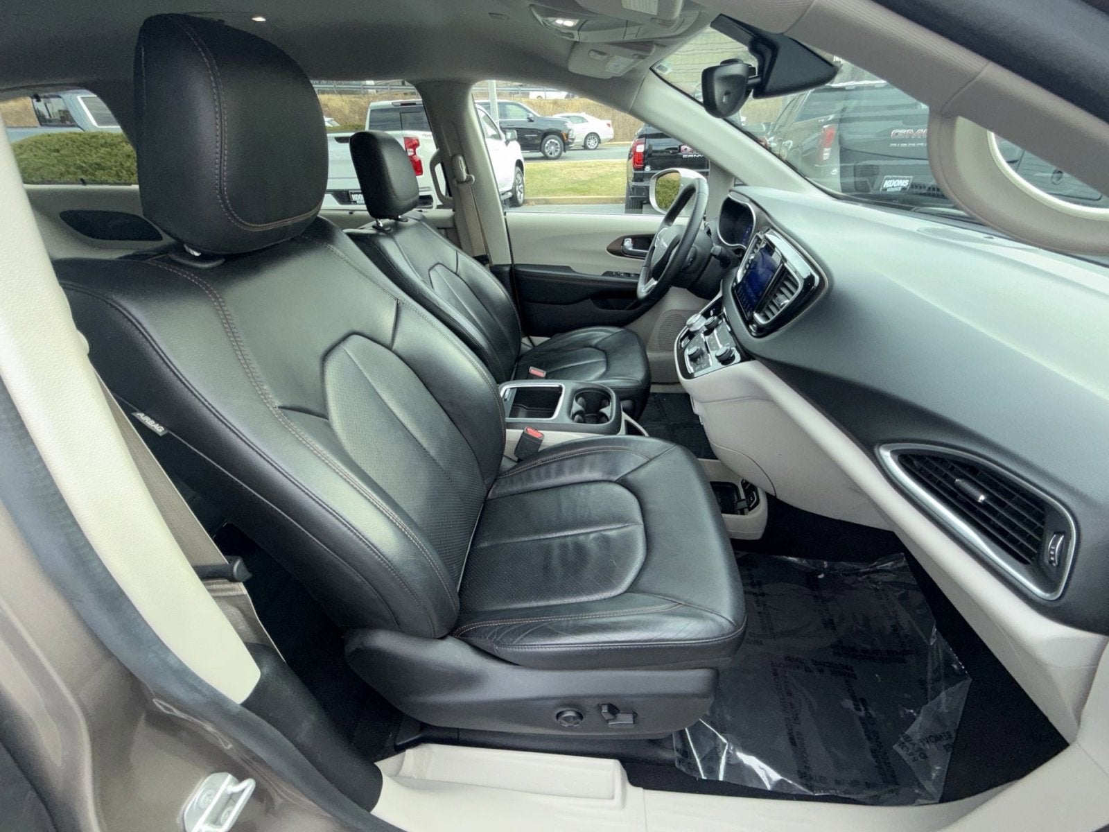 2017 Chrysler Pacifica Touring L Plus