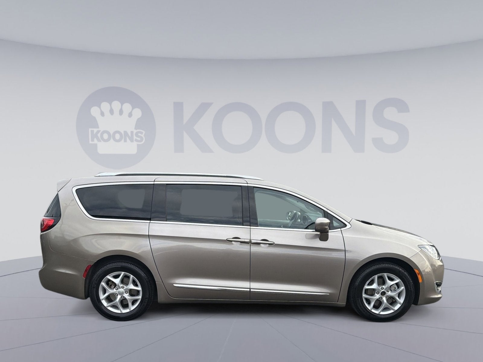 2017 Chrysler Pacifica Touring L Plus