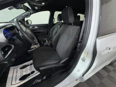 2023 Chrysler Pacifica Touring
