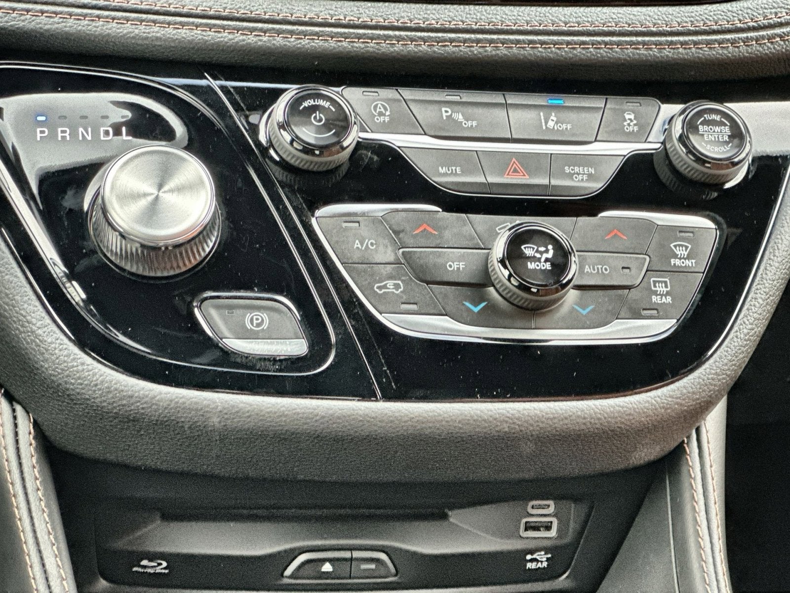 2026 Chrysler Pacifica Pinnacle