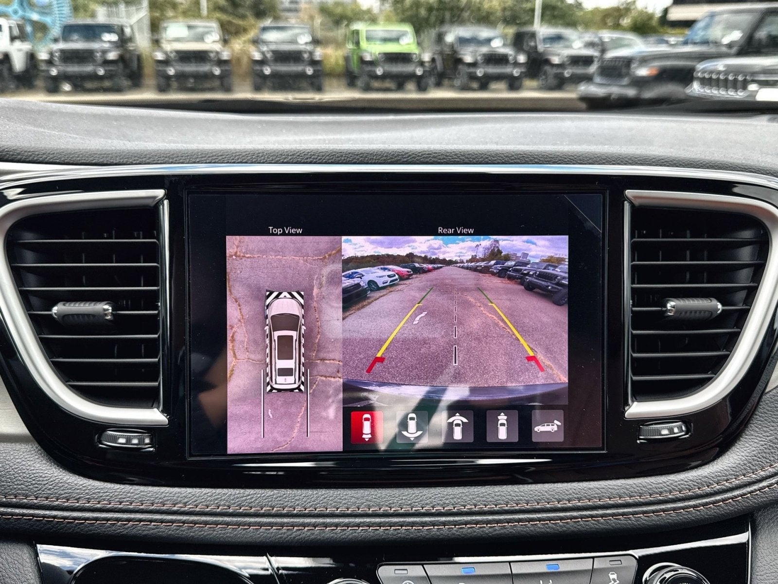 2026 Chrysler Pacifica Pinnacle