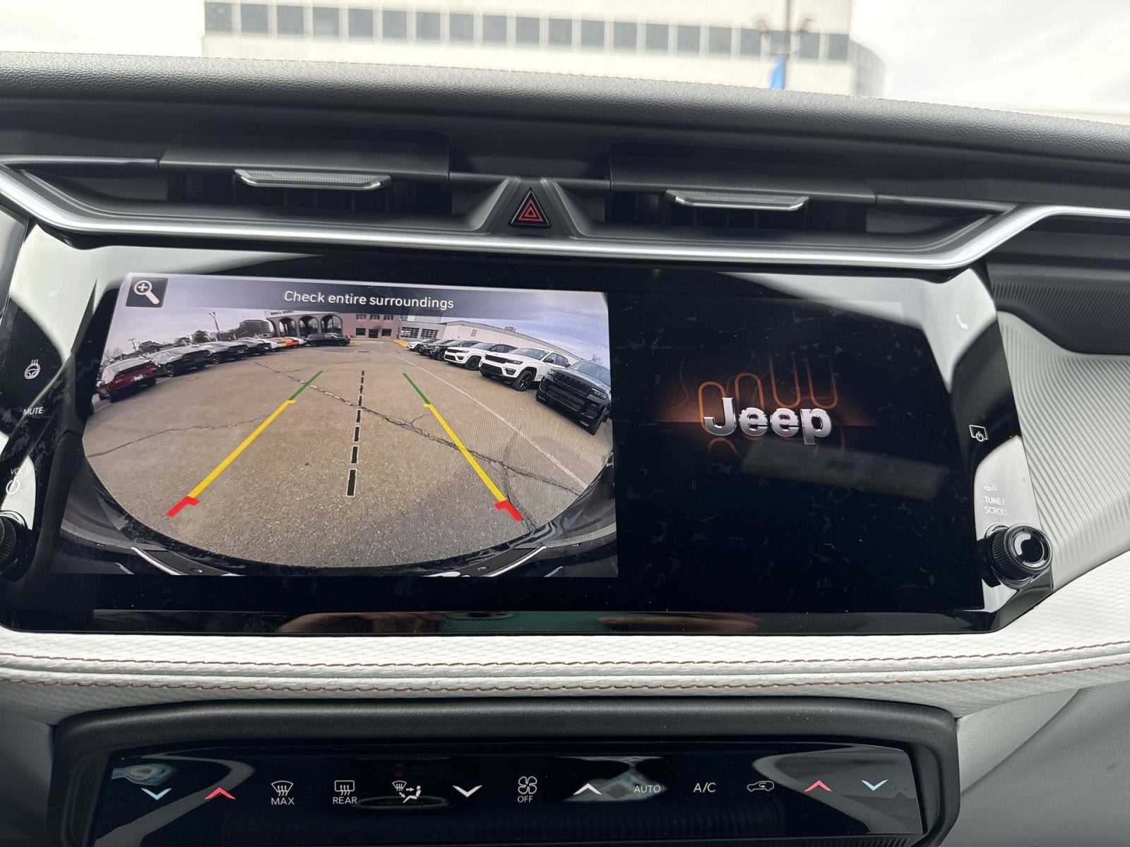 2026 Jeep Cherokee Laredo