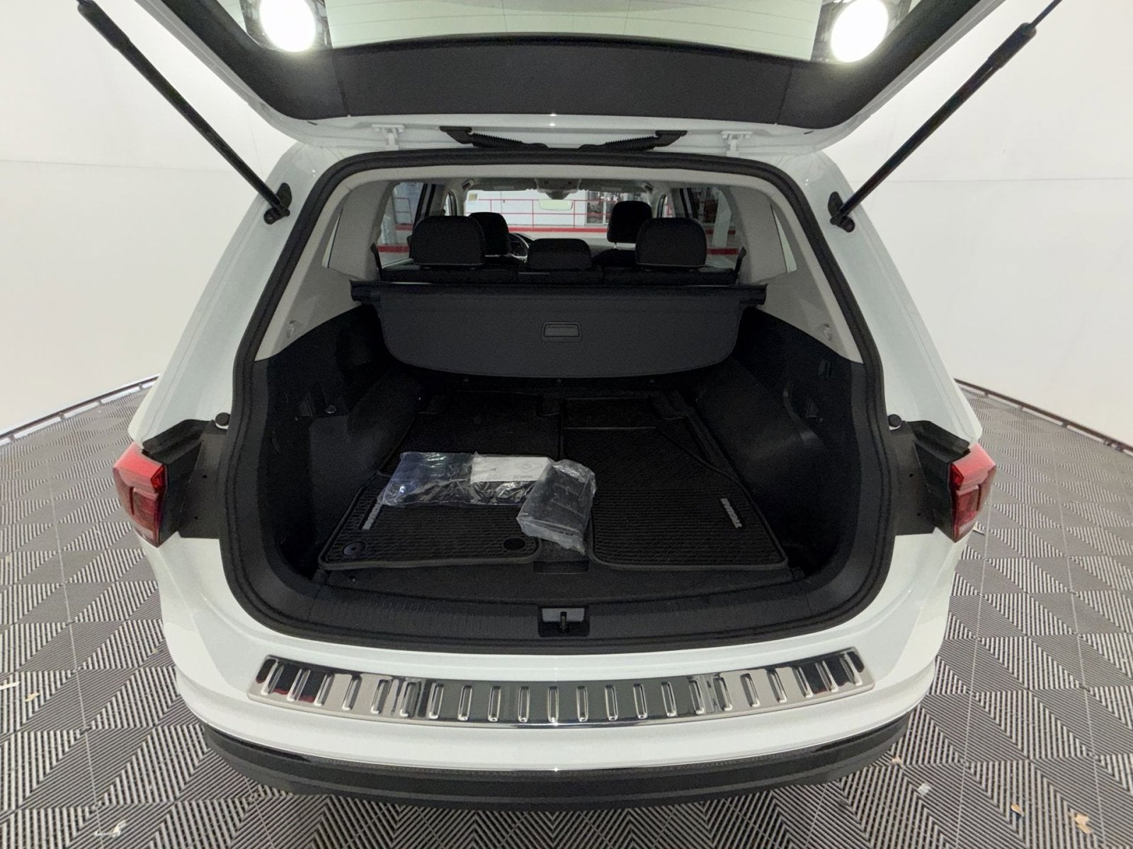 2024 Volkswagen Tiguan 2.0T S