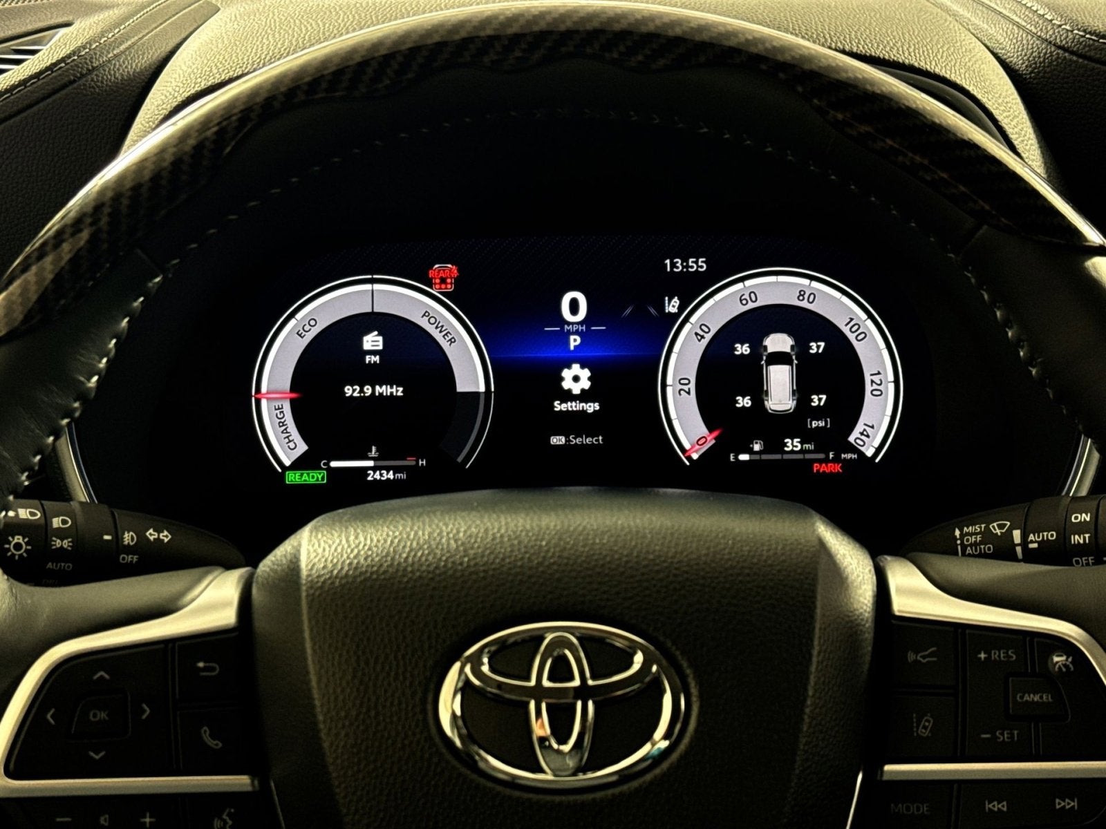 2026 Toyota Highlander Hybrid Platinum