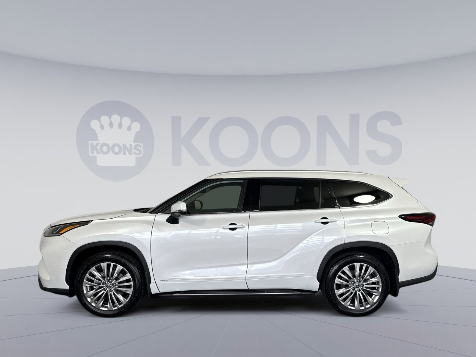 2026 Toyota Highlander Hybrid Platinum
