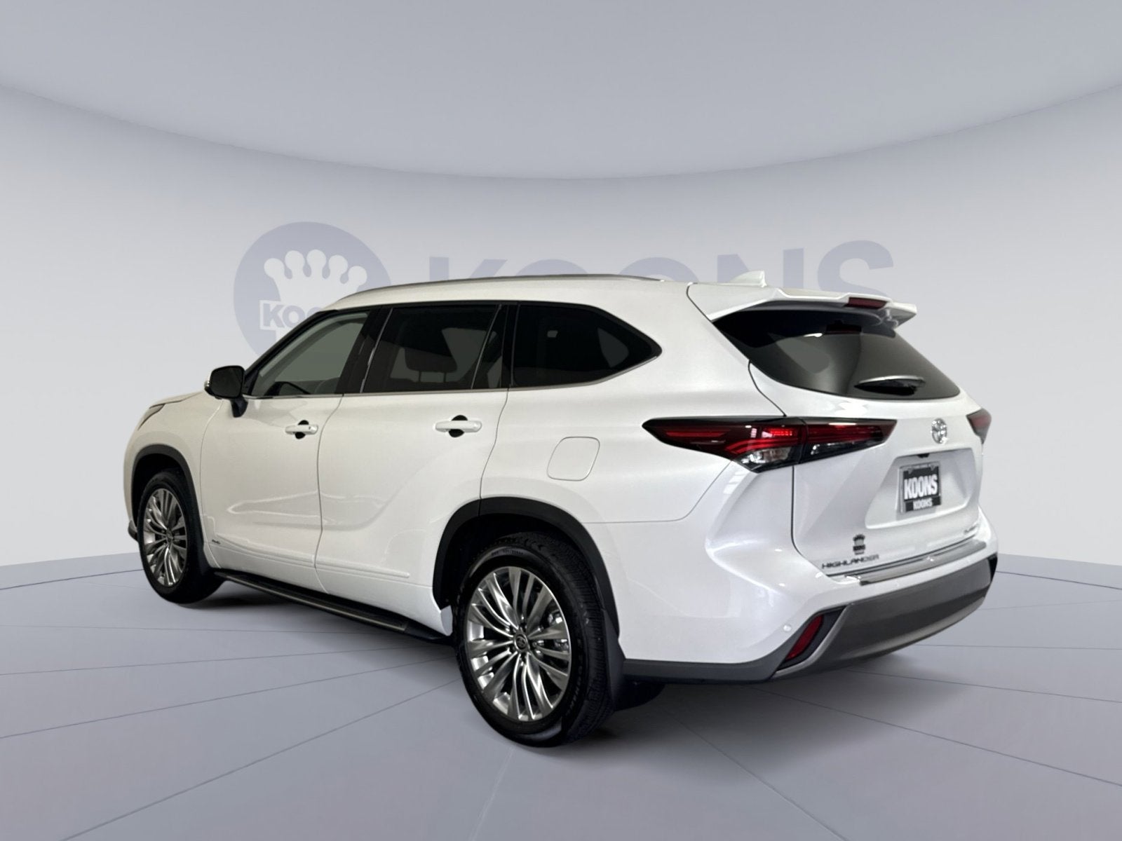 2026 Toyota Highlander Hybrid Platinum