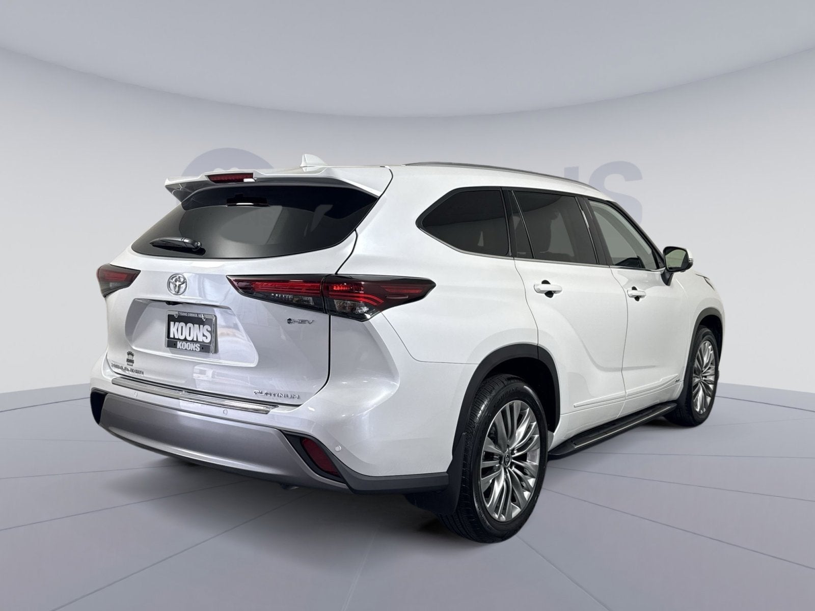 2026 Toyota Highlander Hybrid Platinum