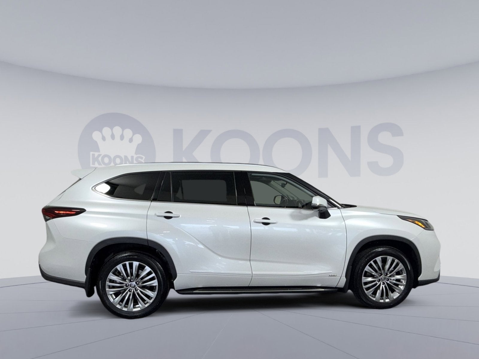 2026 Toyota Highlander Hybrid Platinum