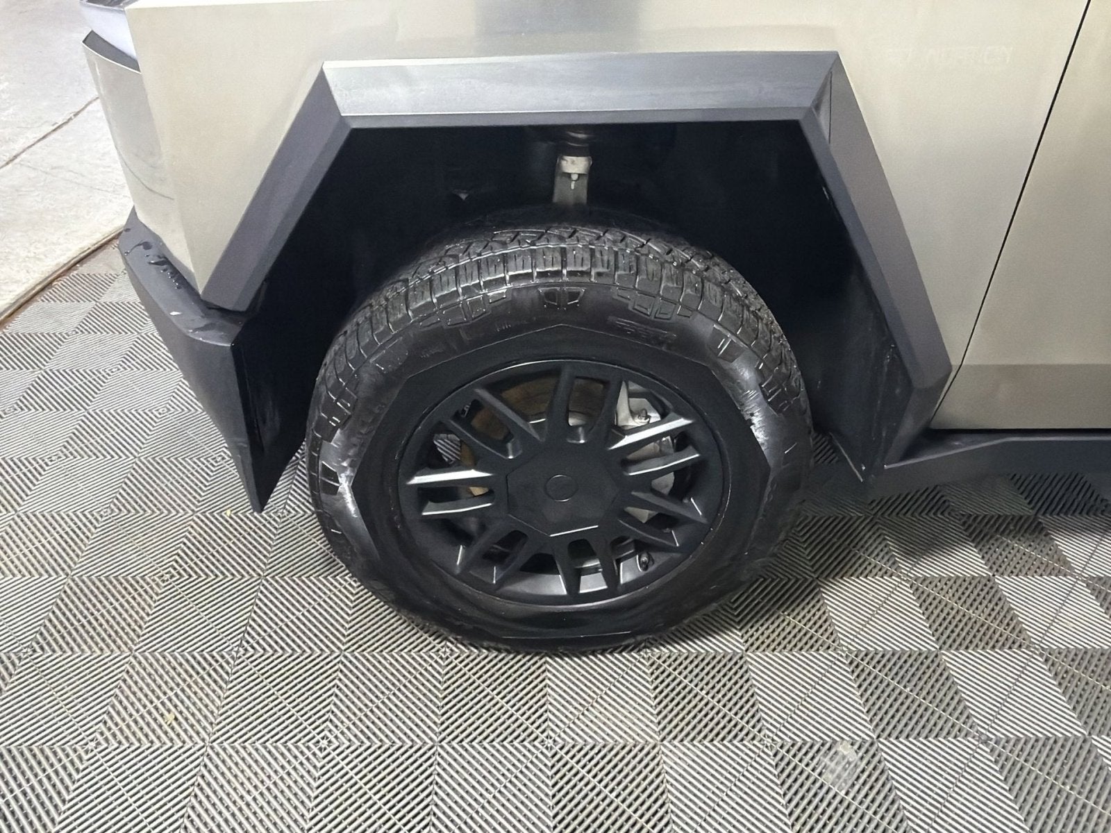 2024 Tesla Cybertruck Base