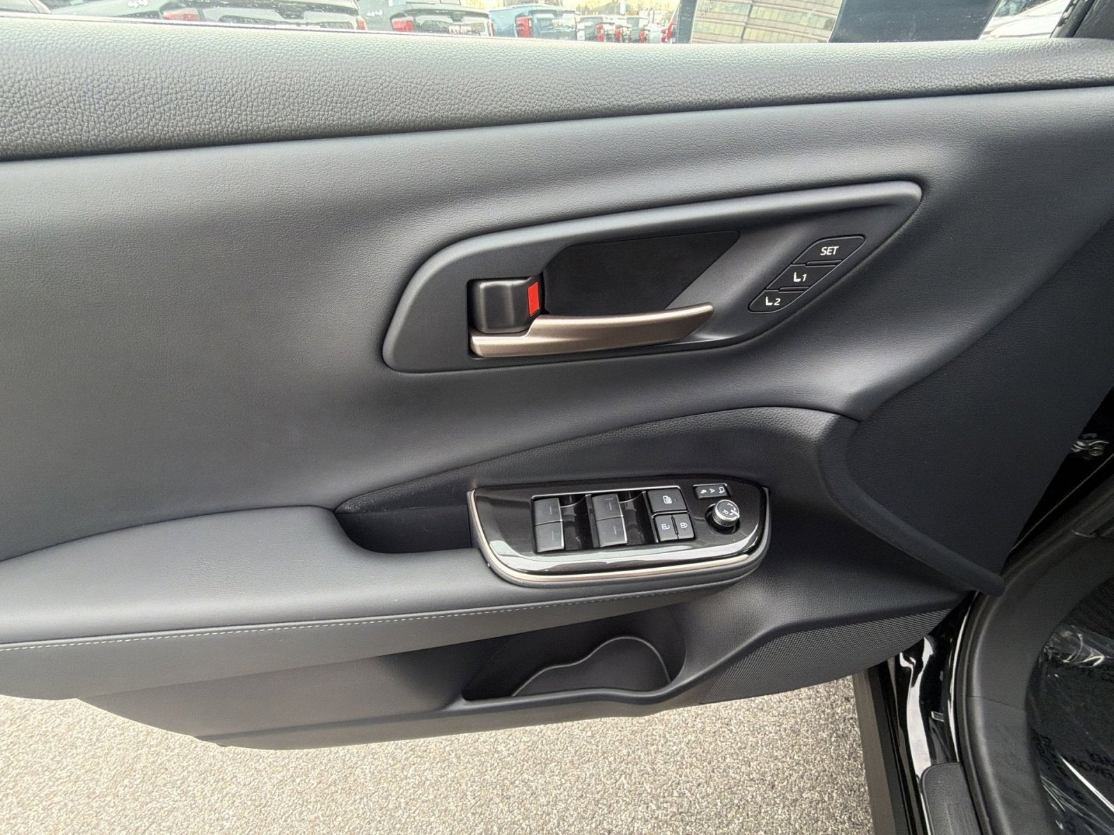 2025 Toyota Crown Signia XLE