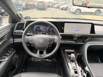 2025 Toyota Crown Signia XLE