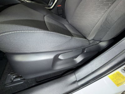 2022 Toyota Corolla Hatchback SE