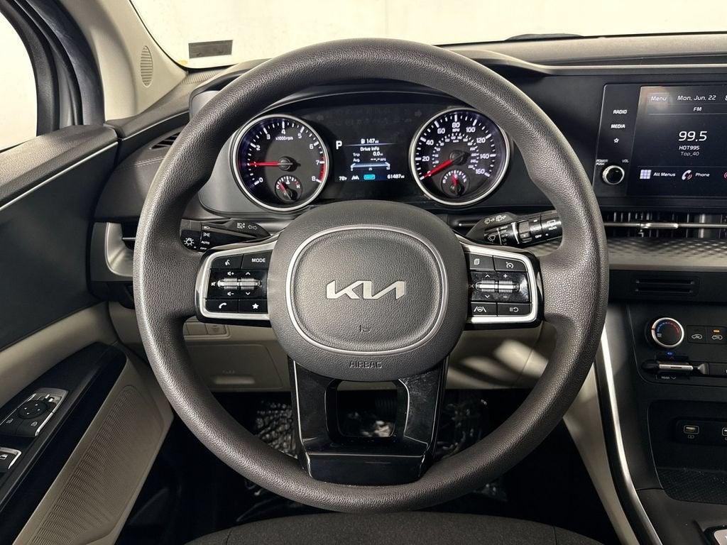 2023 Kia Carnival LX