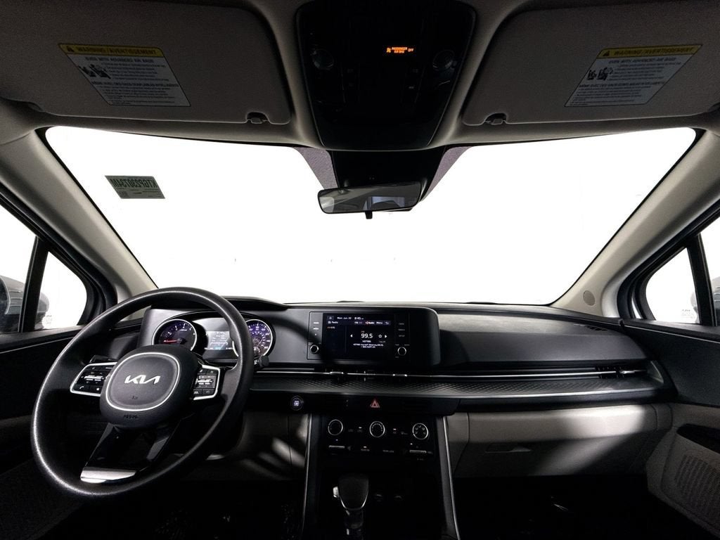 2023 Kia Carnival LX