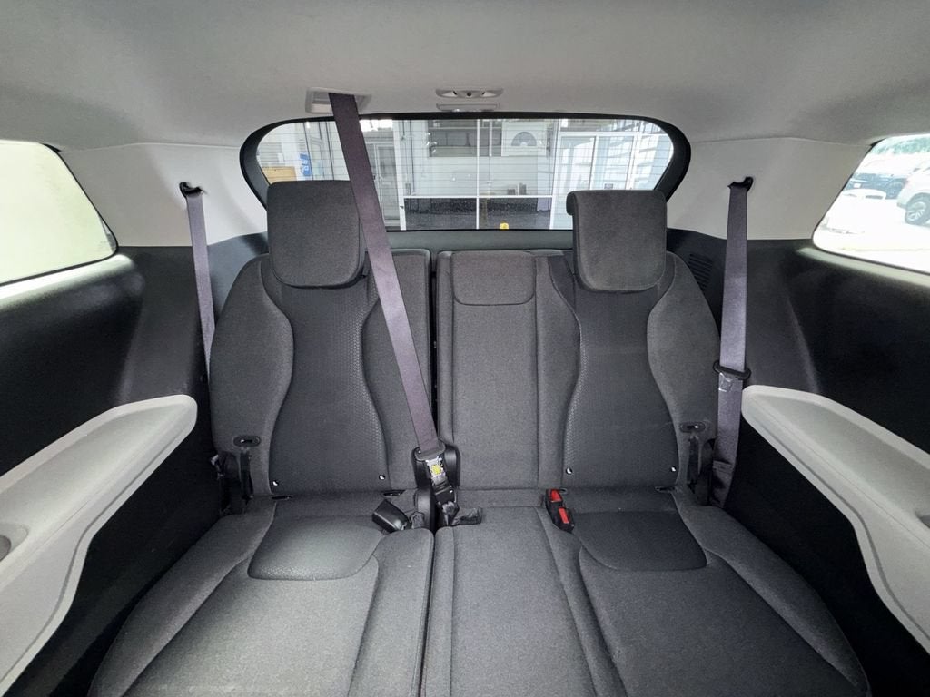 2023 Kia Carnival LX