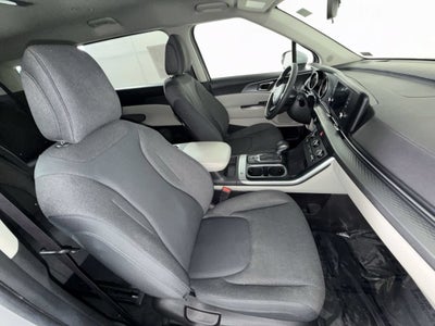 2023 Kia Carnival LX