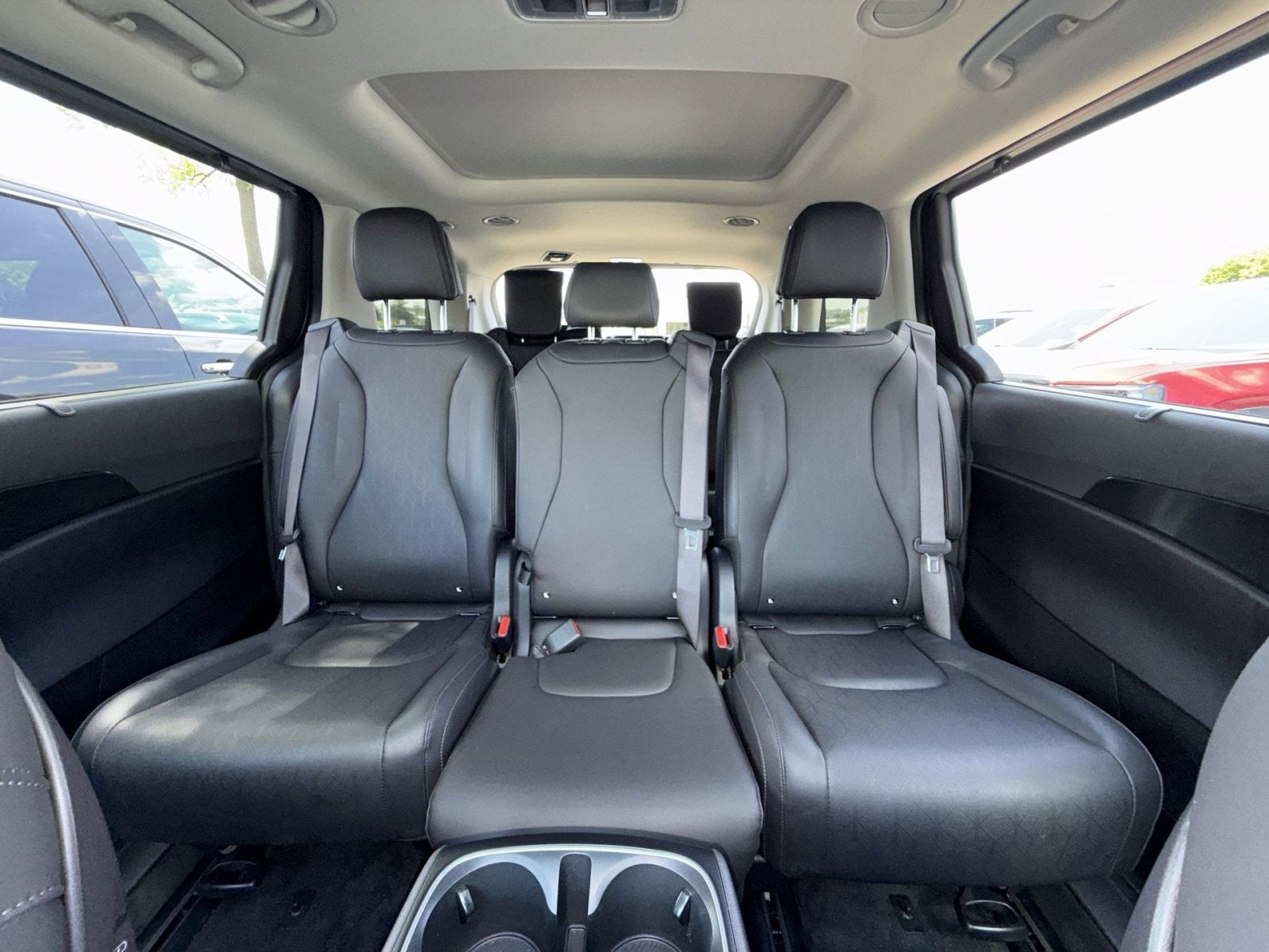 2025 Kia Carnival SX