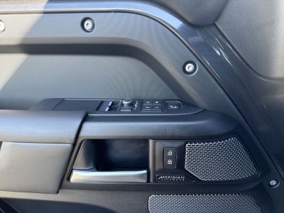 2022 Land Rover Defender 90 V8