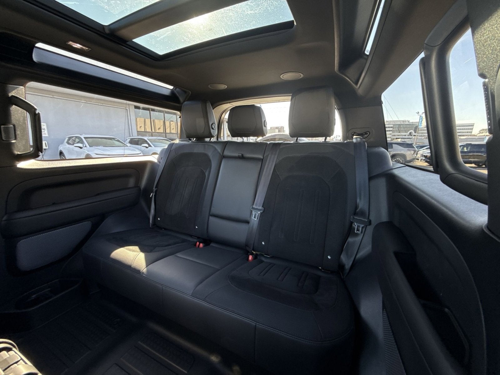 2022 Land Rover Defender 90 V8