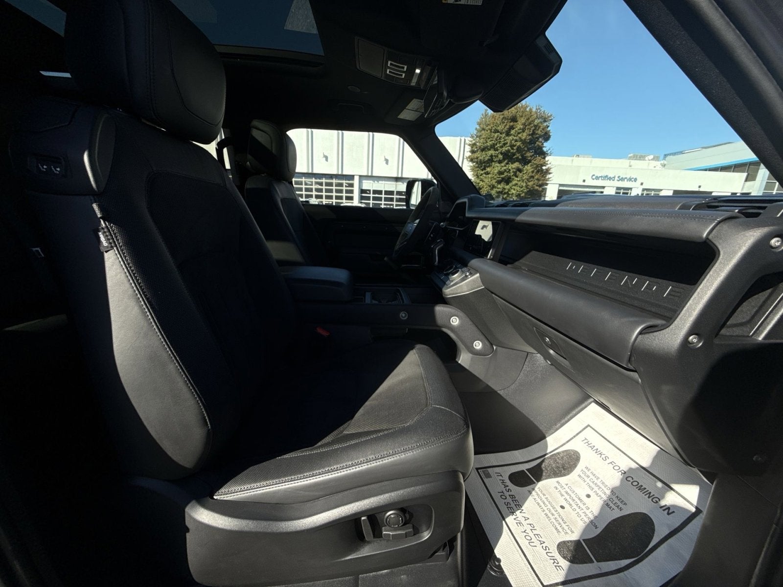 2022 Land Rover Defender 90 V8