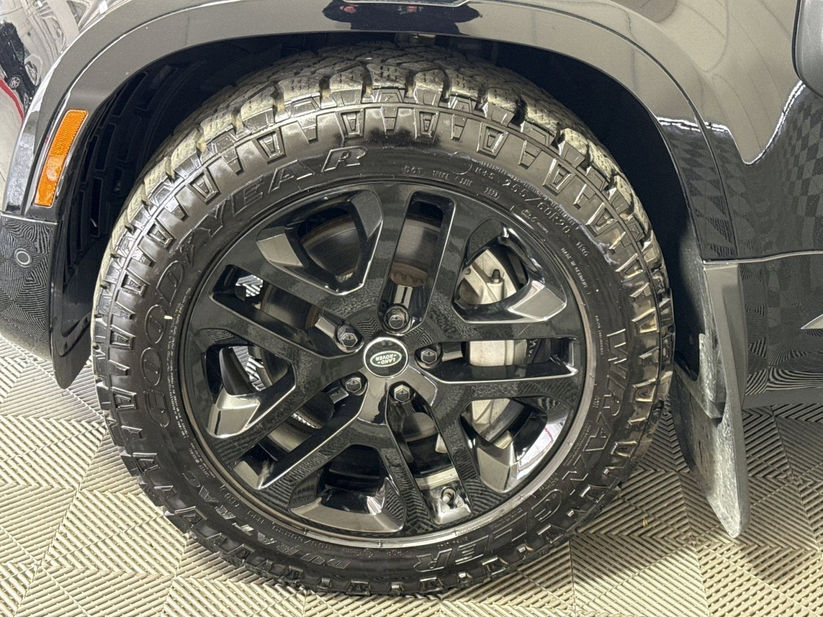 2024 Land Rover Defender 130 Outbound