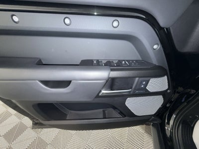 2024 Land Rover Defender 130 Outbound