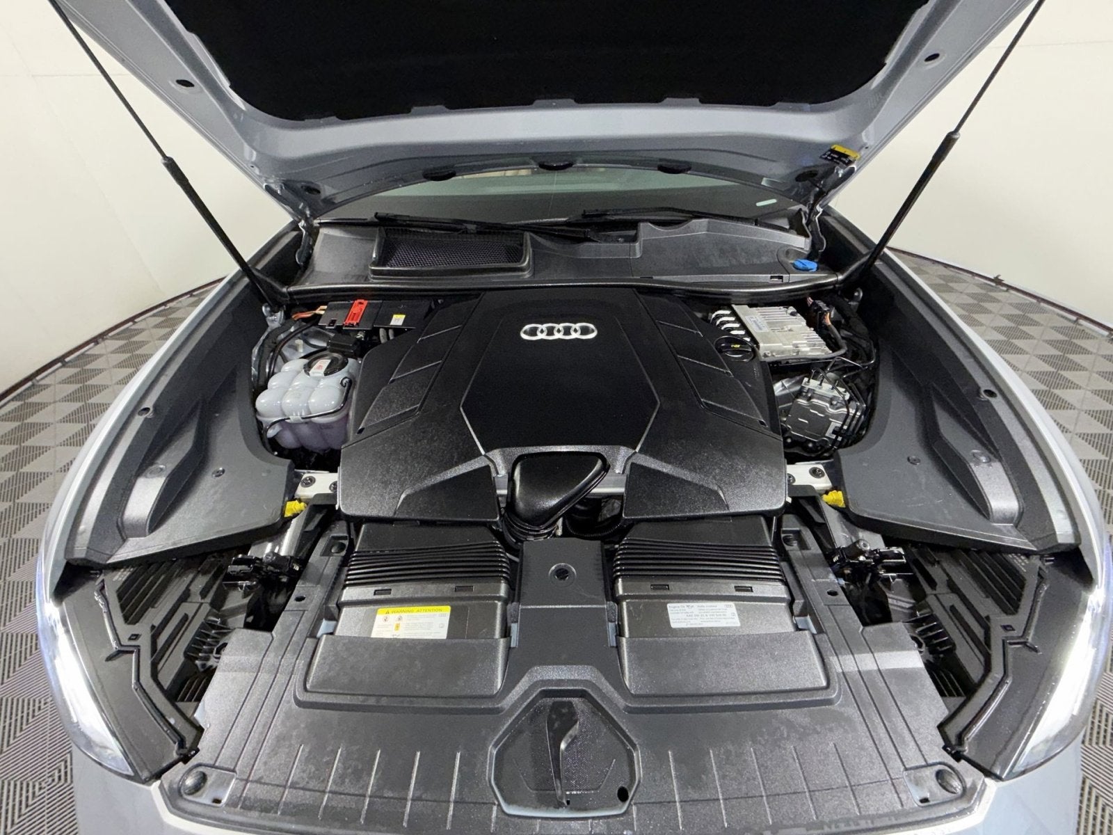 2022 Audi Q8 55 Premium