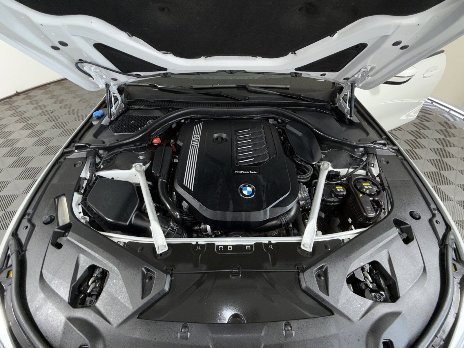 2023 BMW 8 Series 840