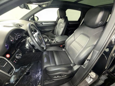 2023 Porsche Cayenne Platinum Edition