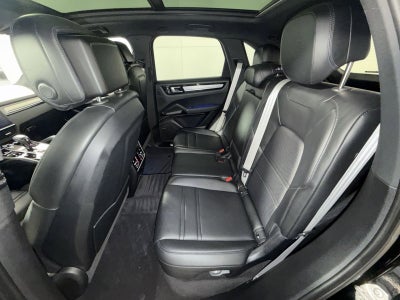 2023 Porsche Cayenne Platinum Edition