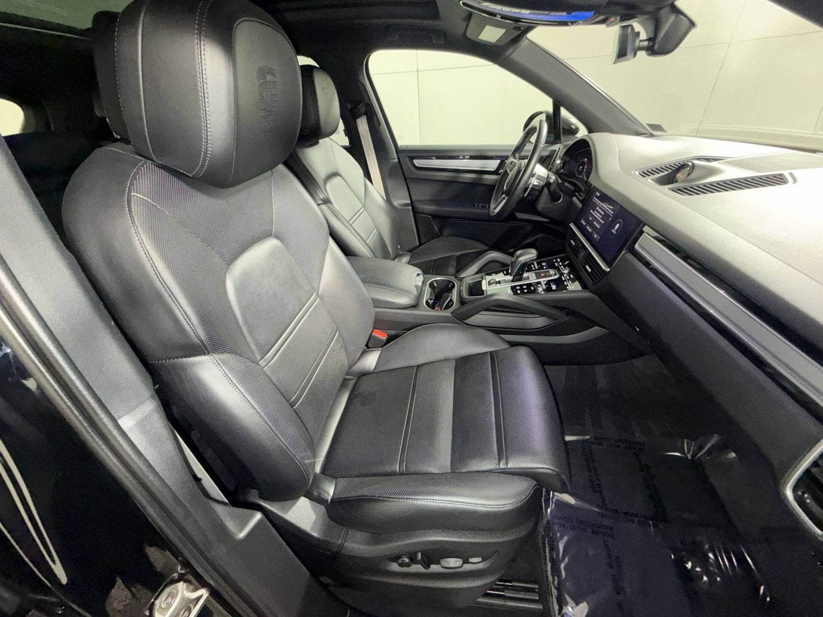 2023 Porsche Cayenne Platinum Edition