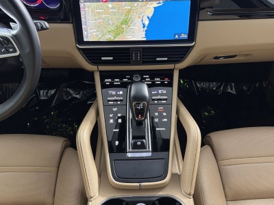 2021 Porsche Cayenne Base