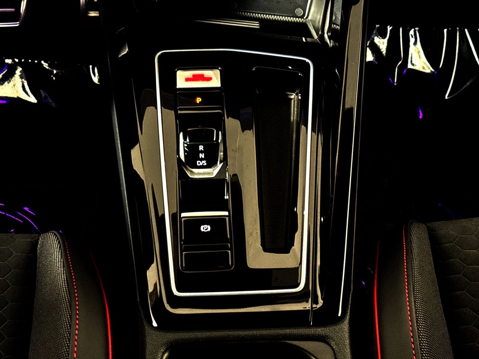 2025 Volkswagen Golf GTI 2.0T SE