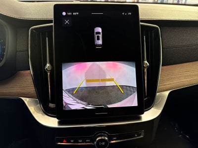 2025 Volvo XC90 B6 Core