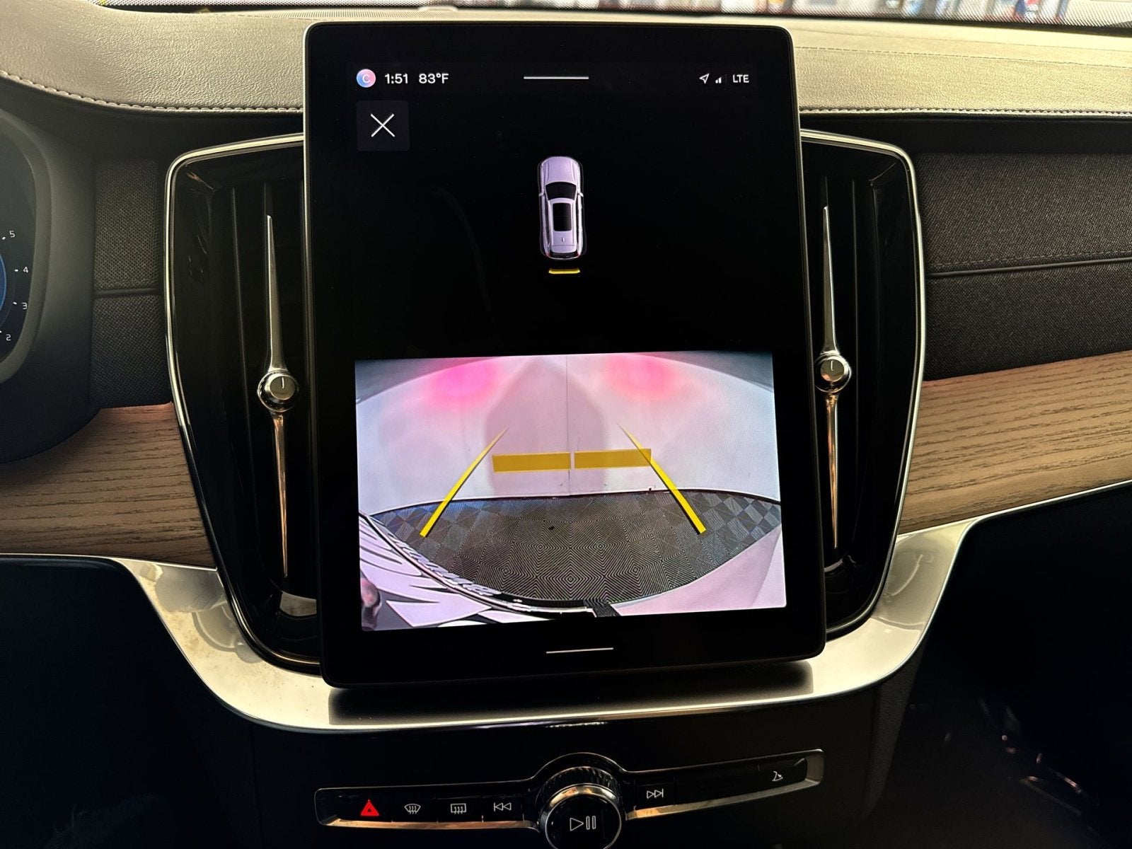 2025 Volvo XC90 B6 Core