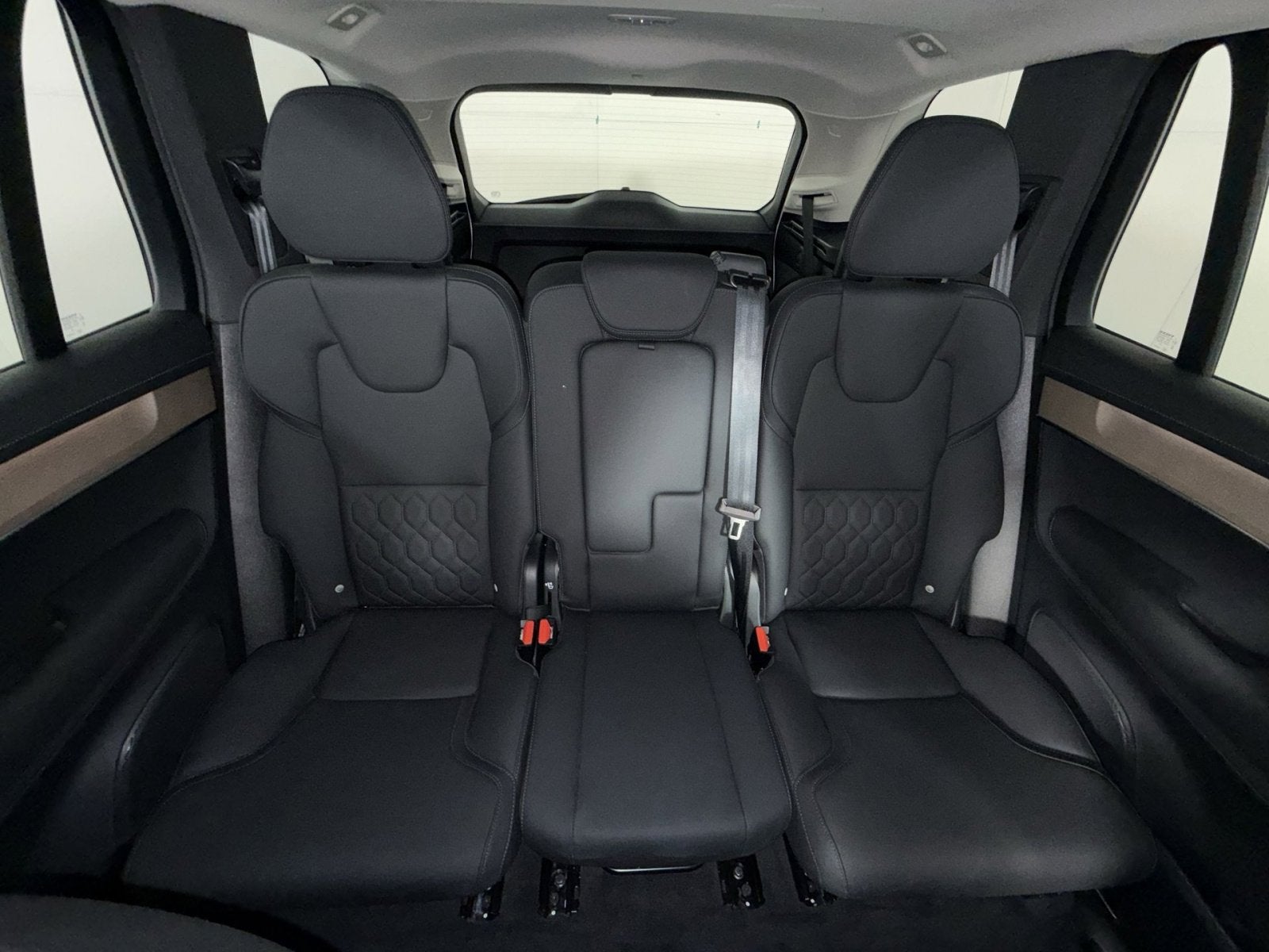 2025 Volvo XC90 B6 Core