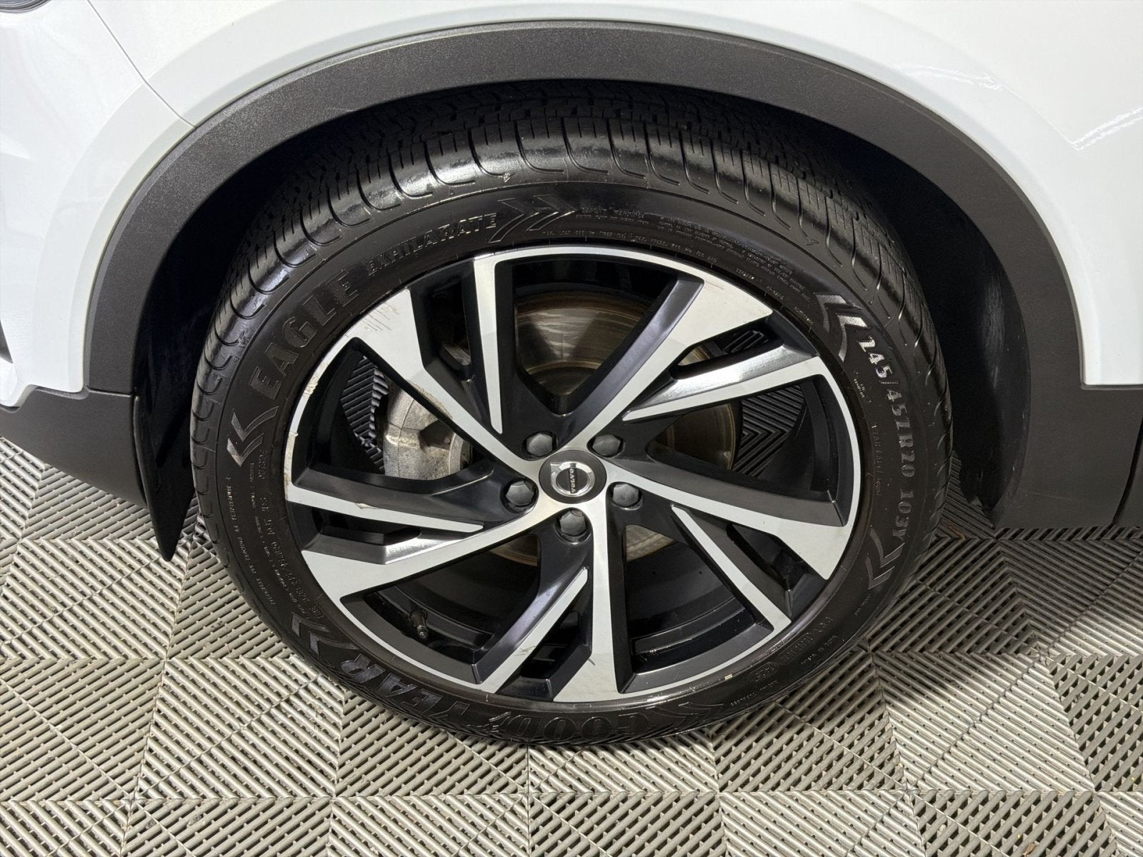 2020 Volvo XC40 R-Design