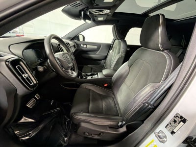 2020 Volvo XC40 R-Design