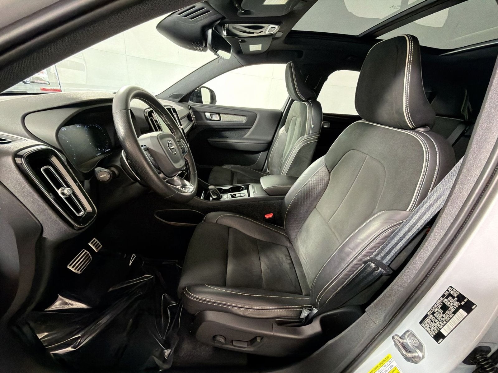 2020 Volvo XC40 R-Design