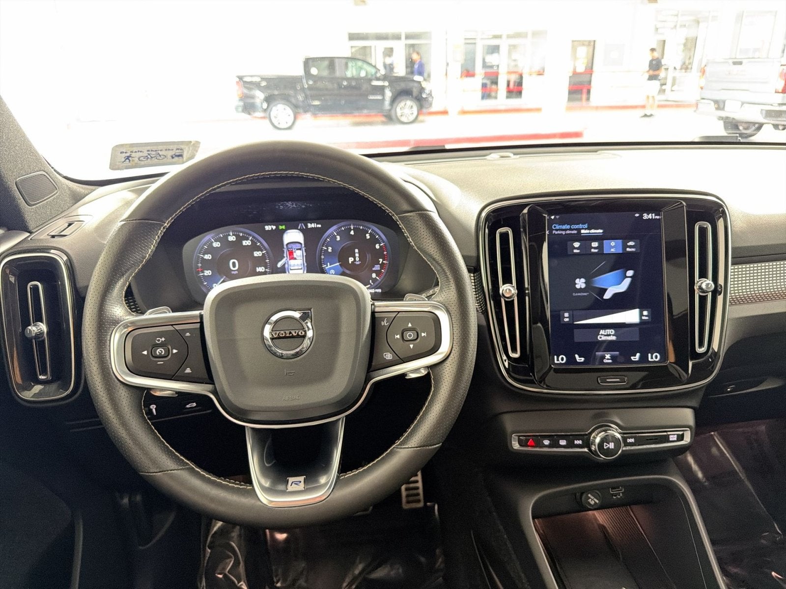 2020 Volvo XC40 R-Design