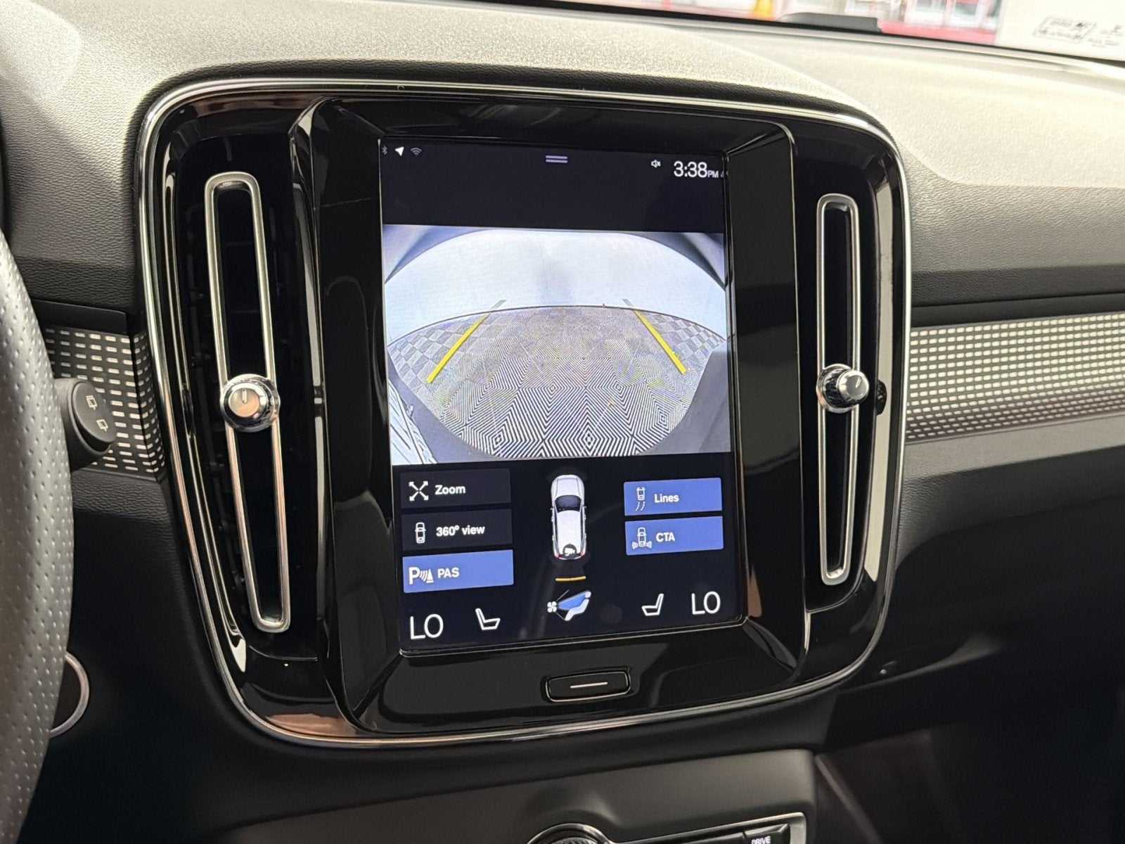 2020 Volvo XC40 R-Design