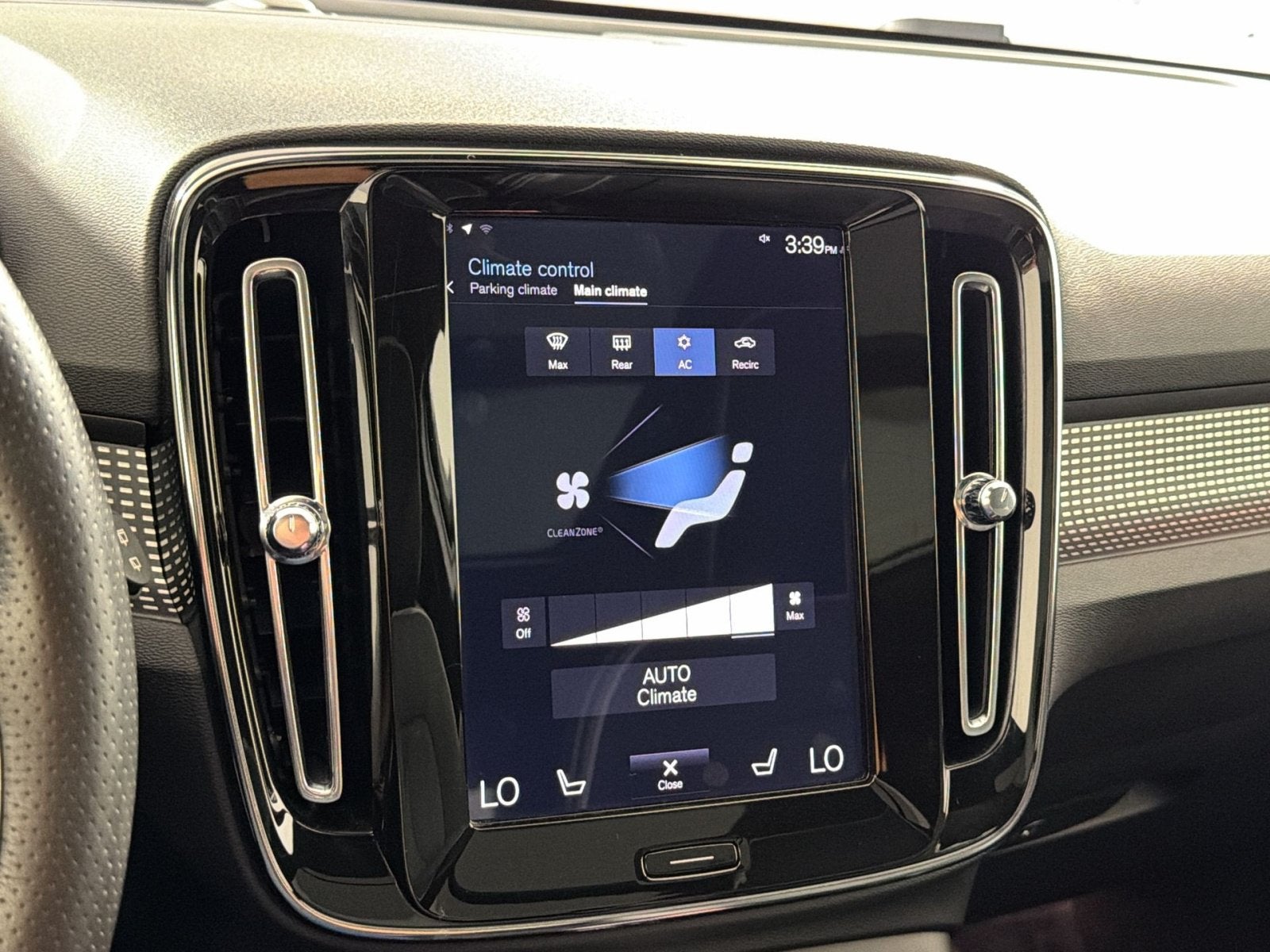 2020 Volvo XC40 R-Design