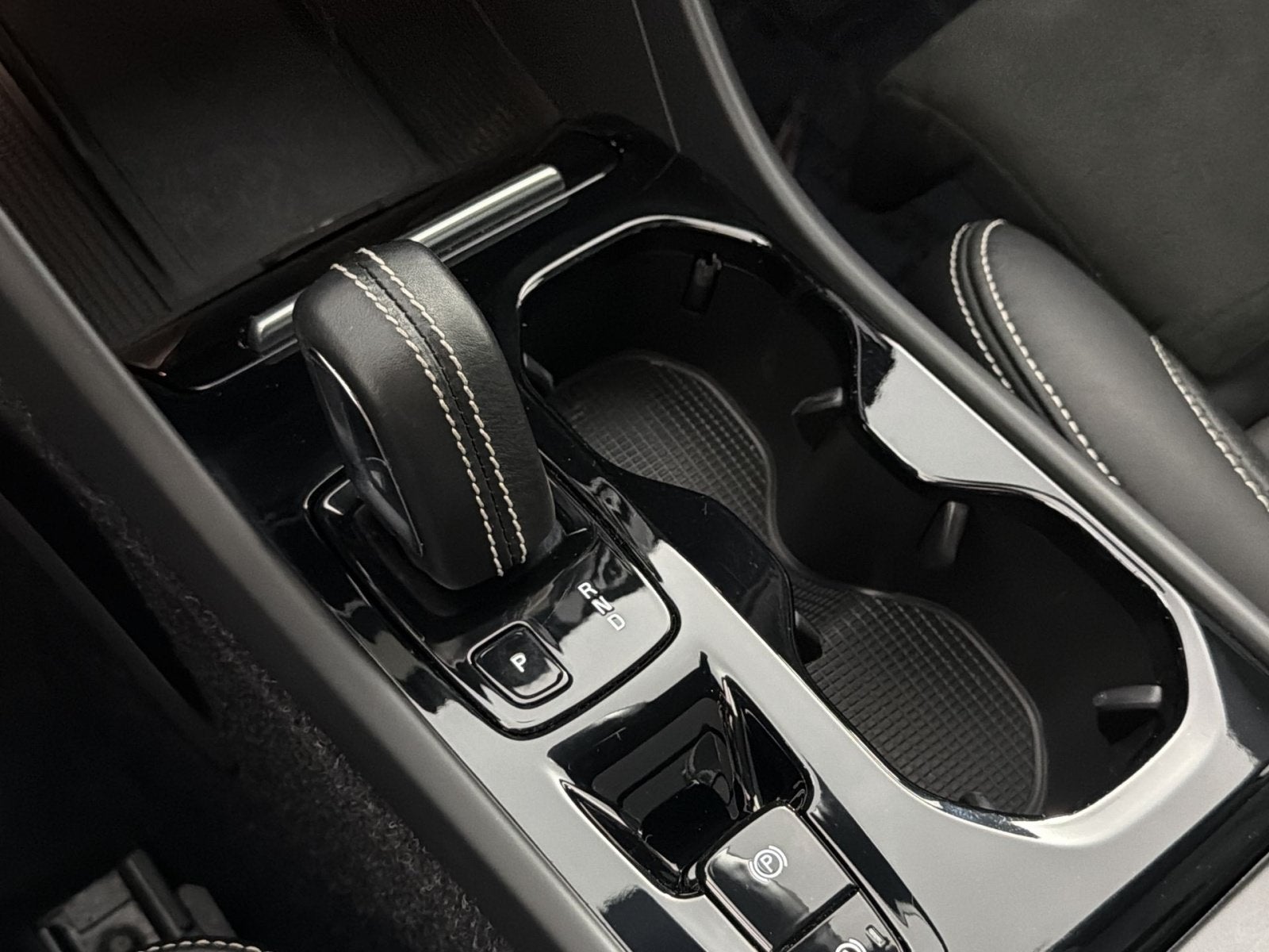 2020 Volvo XC40 R-Design